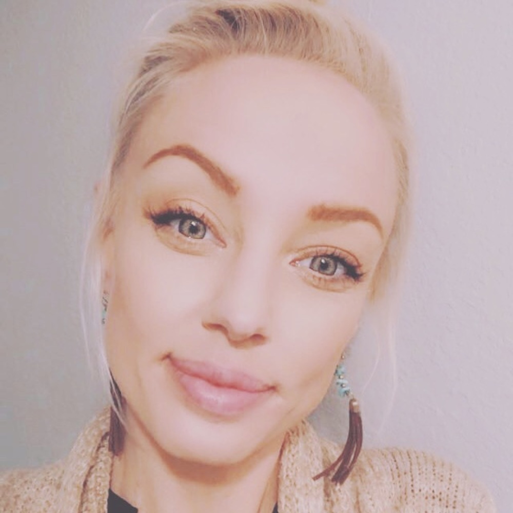 Meet your Posher, Cassi